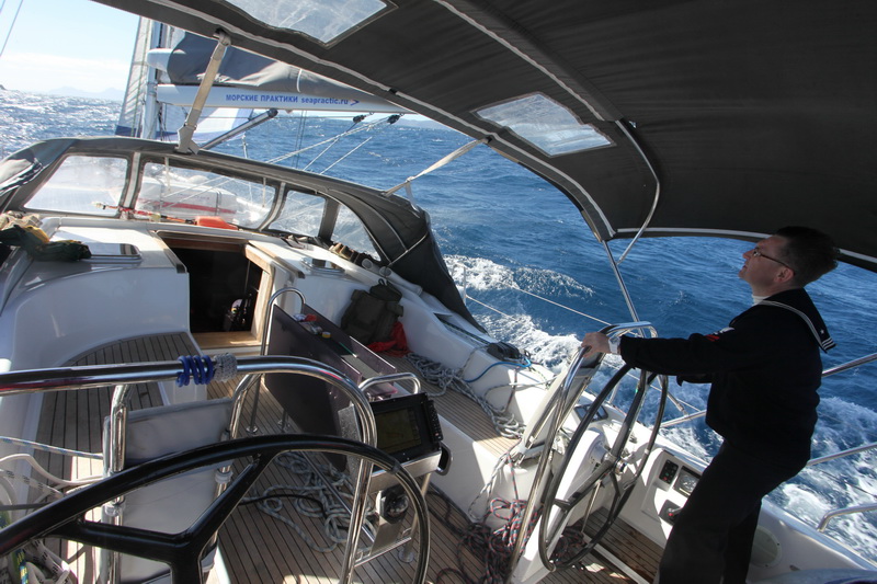 вахтенный рулевой