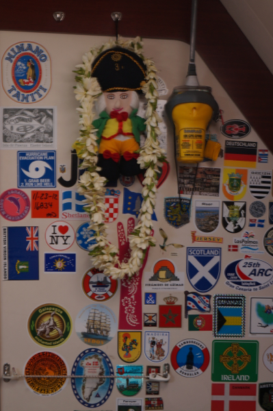 стикерсы на штурманском месте "Джульетты"