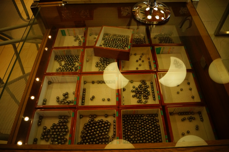 Прилавки с жемчугом