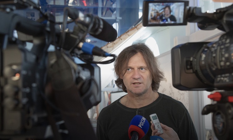 6esqoQwWSXenAJyofEovFA_thumb_7