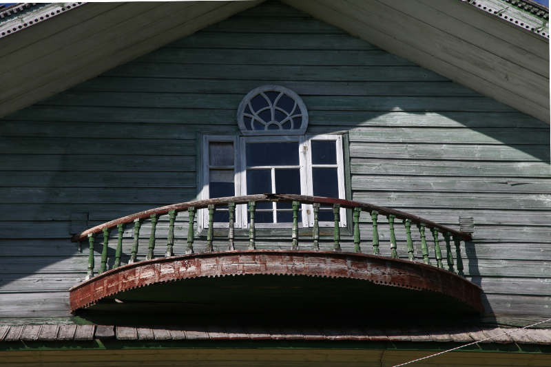 Фронтон дома в Кильцах