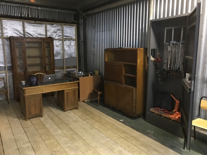 мебель из кабинета Генадия Павловича Попова