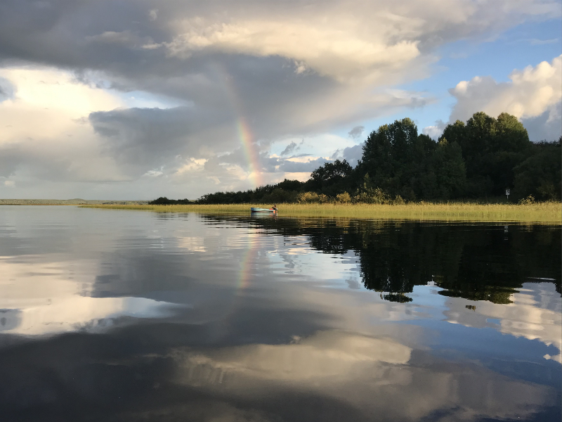 радуга над рыбаком