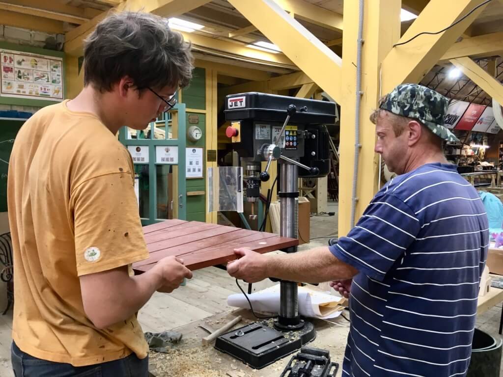 Сергей, Нестор и слани